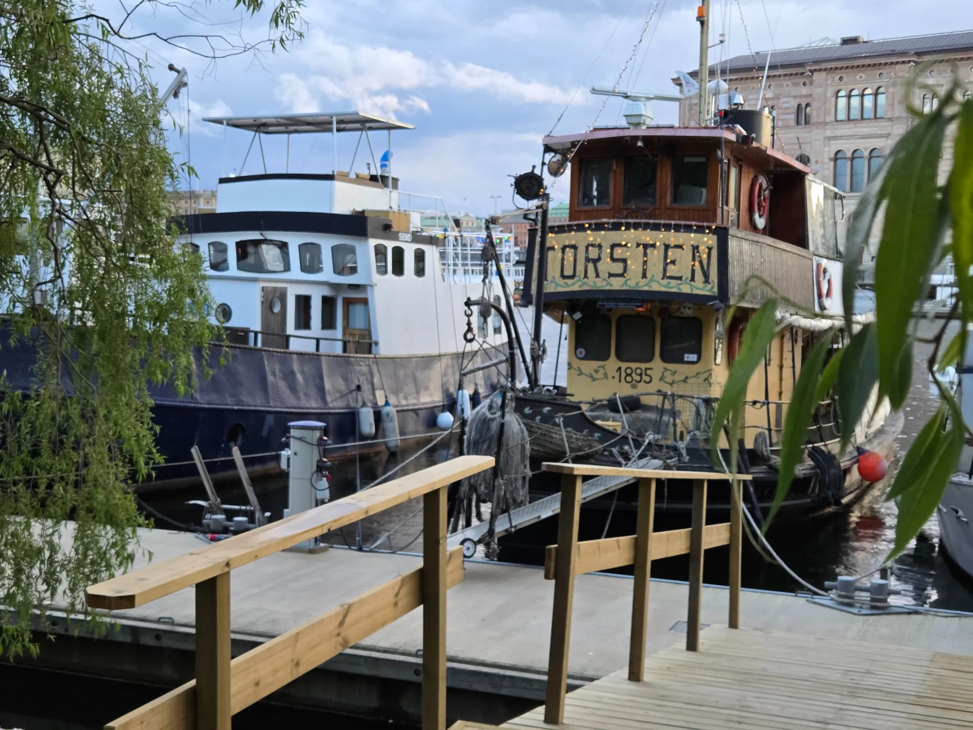 Stadsvandring Stockholm: Kvällstur längs kajer och Skeppsholmen